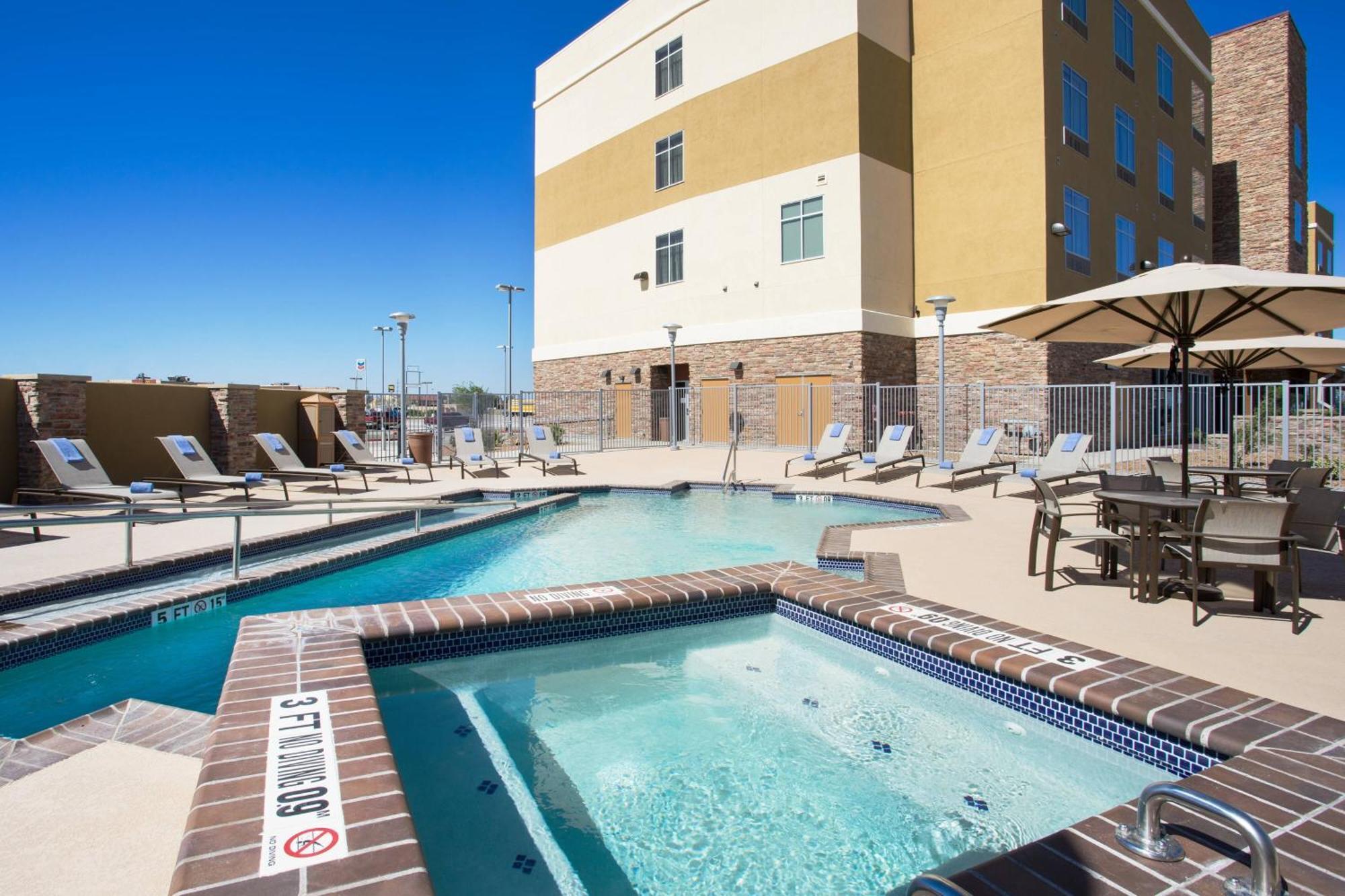 Fairfield Inn & Suites By Marriott Форт-Стоктон Экстерьер фото