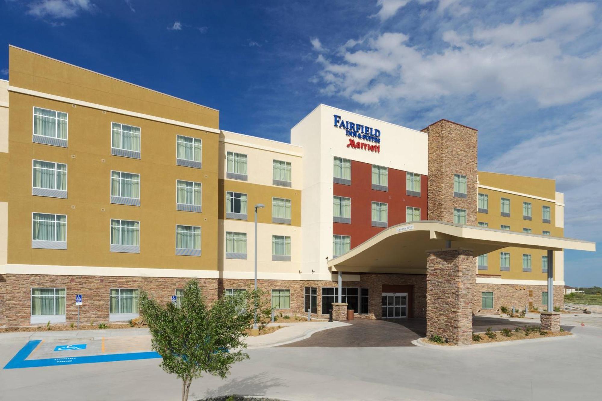 Fairfield Inn & Suites By Marriott Форт-Стоктон Экстерьер фото